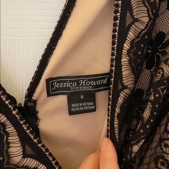 Beautiful semi formal dress with lace overlay - Picture 4 of 5